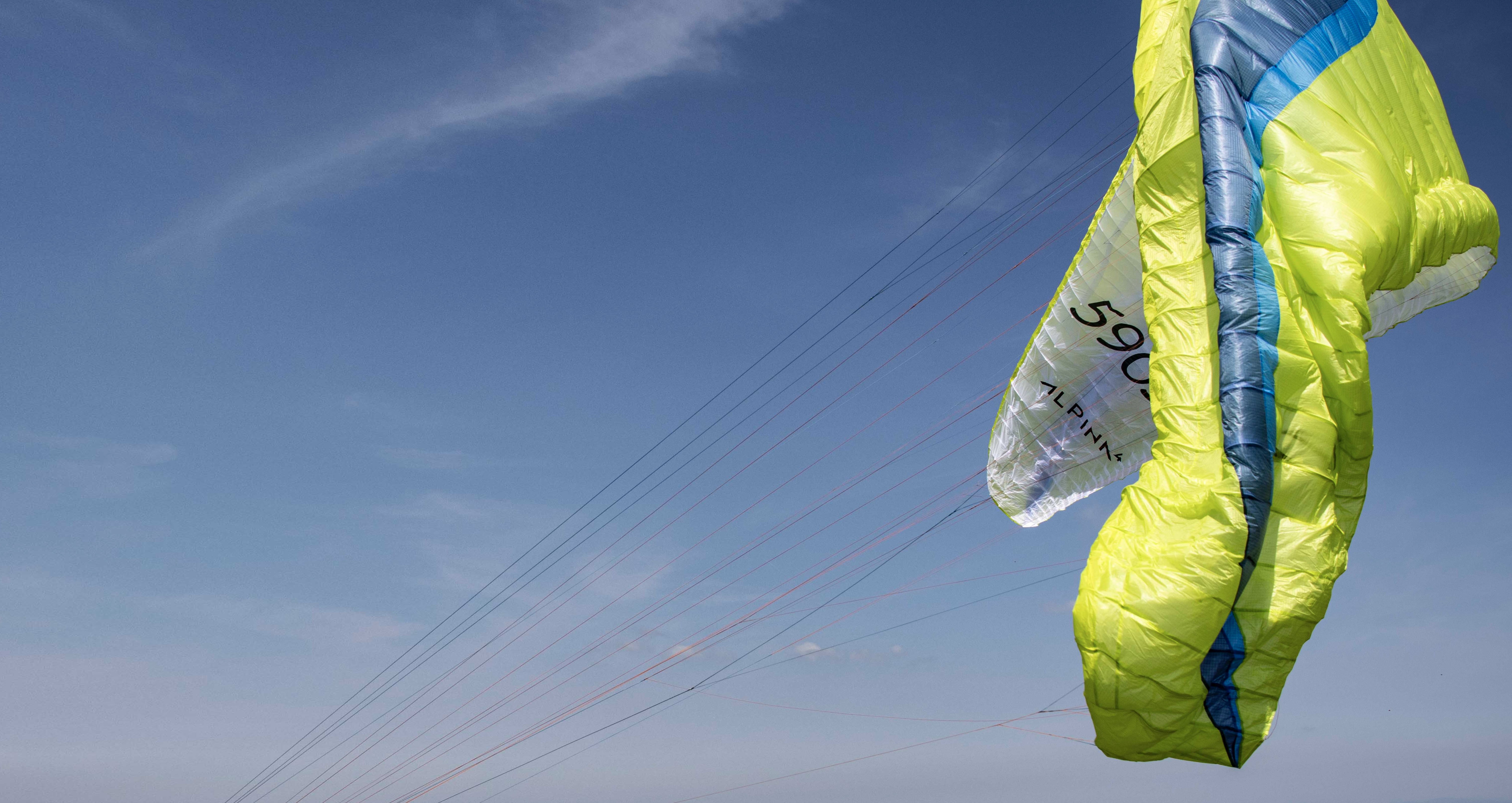 Paragliding wing experiencing a collapse